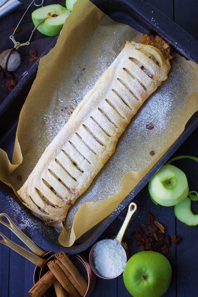 Vegan Apple Strudel Gourmandelle