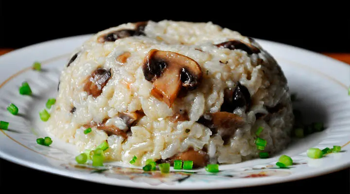 Brown Rice Mushroom Pilaf | Pilaf cu ciuperci