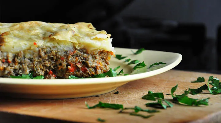 Vegetarian Mushroom Shepherd's Pie - with vegan version | Musaca de cartofi vegetariana