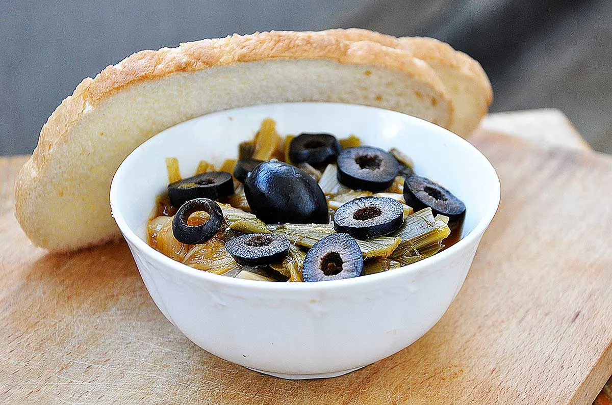leek stew with olives mancare de praz cu masline