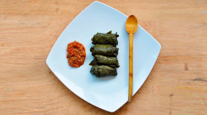 Vegetarian Mushroom and Brown Rice Dolmas Plate | Sarmale vegetariene in foi de vita