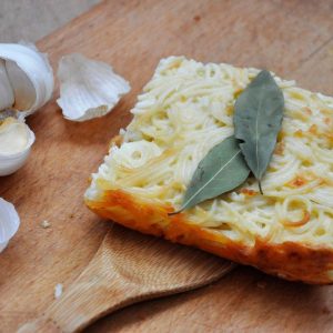 Easy Spaghetti Casserole with Cheese Budinca de paste cu branza