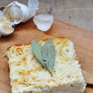 baked spaghetti casserole with feta cheese spaghete la cuptor cu branza