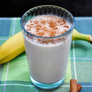 Banana Peanut Butter Smoothie cu banane si unt de arahide