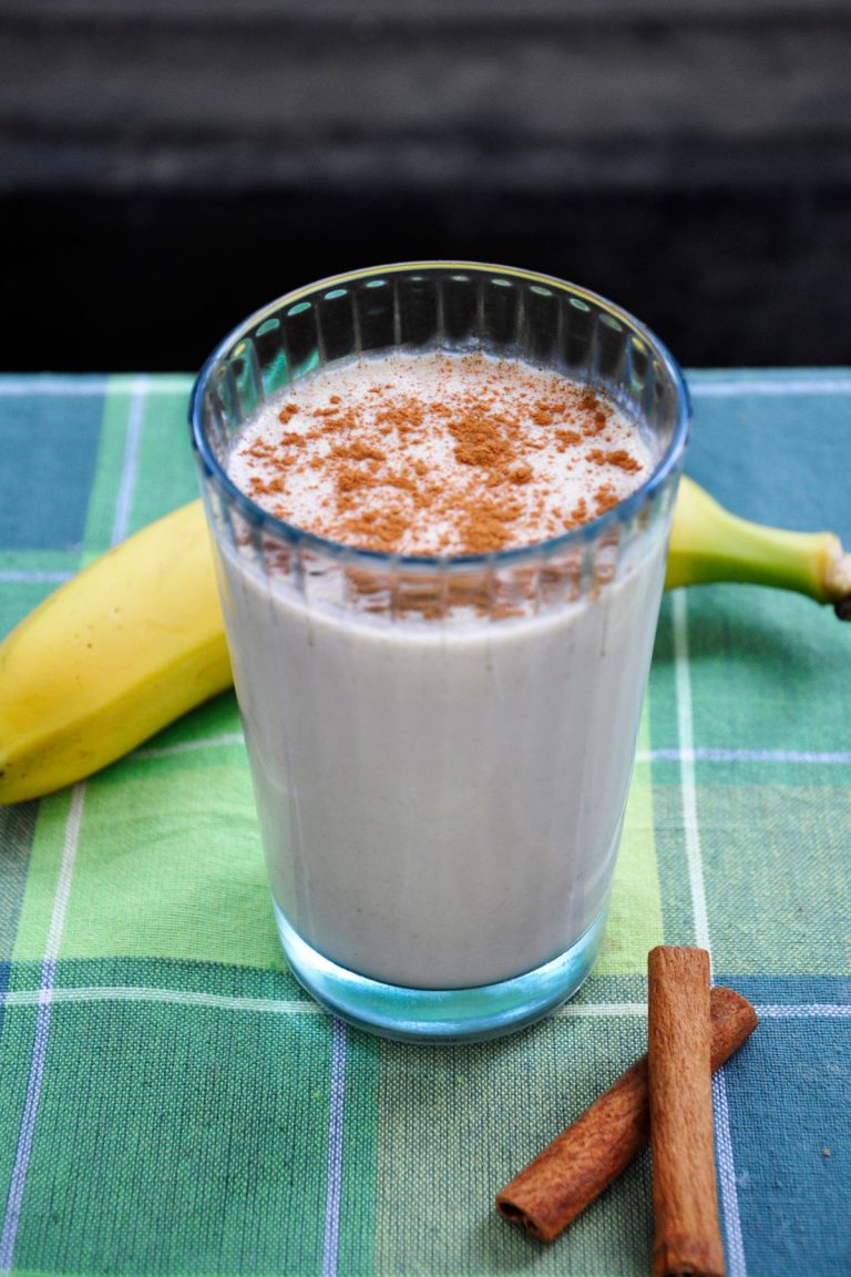 Banana Peanut Butter Smoothie cu banane si unt de arahide