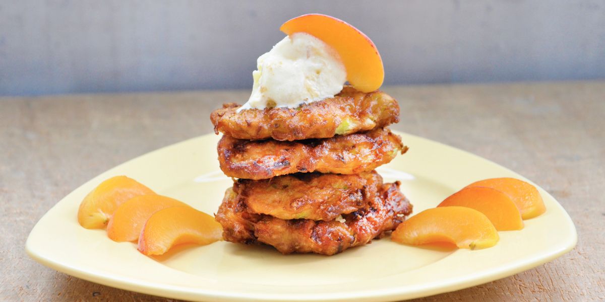Sweet Zucchini Fritters with Vanilla Ice Cream and Apricots Chiftelute dulci de dovlecei