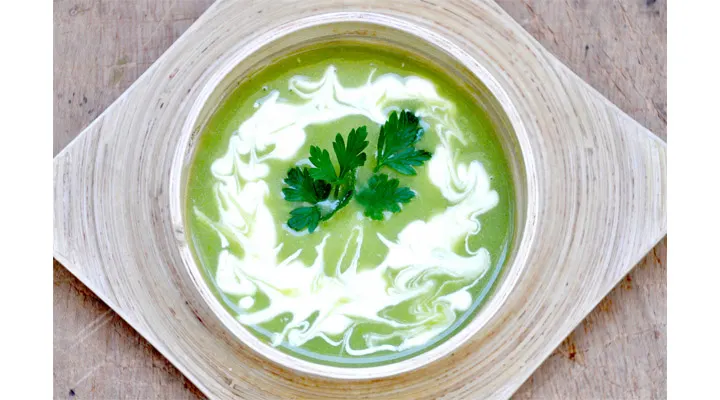 Supa crema de mazare verde iaurt