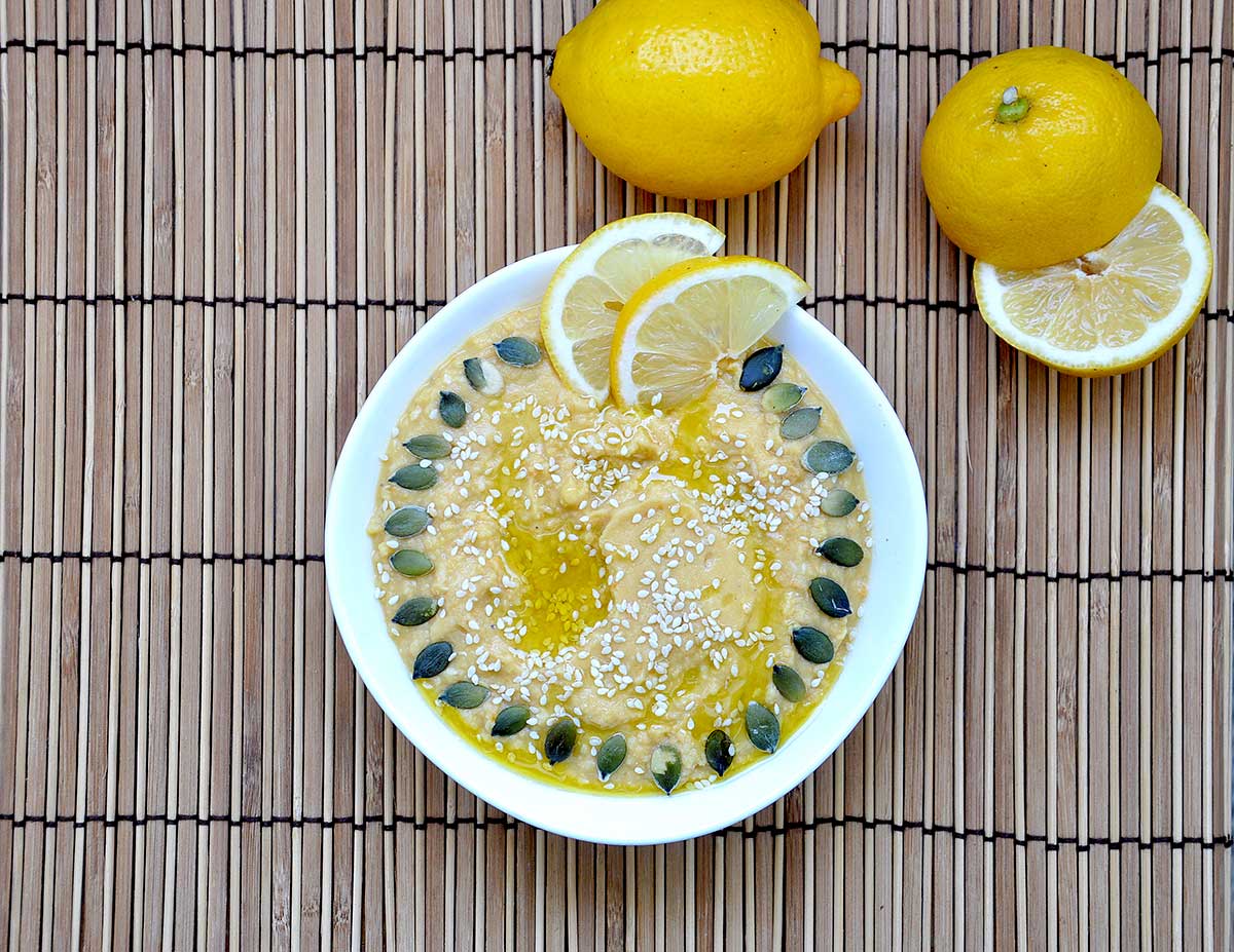 Light Lemon Hummus without Tahini