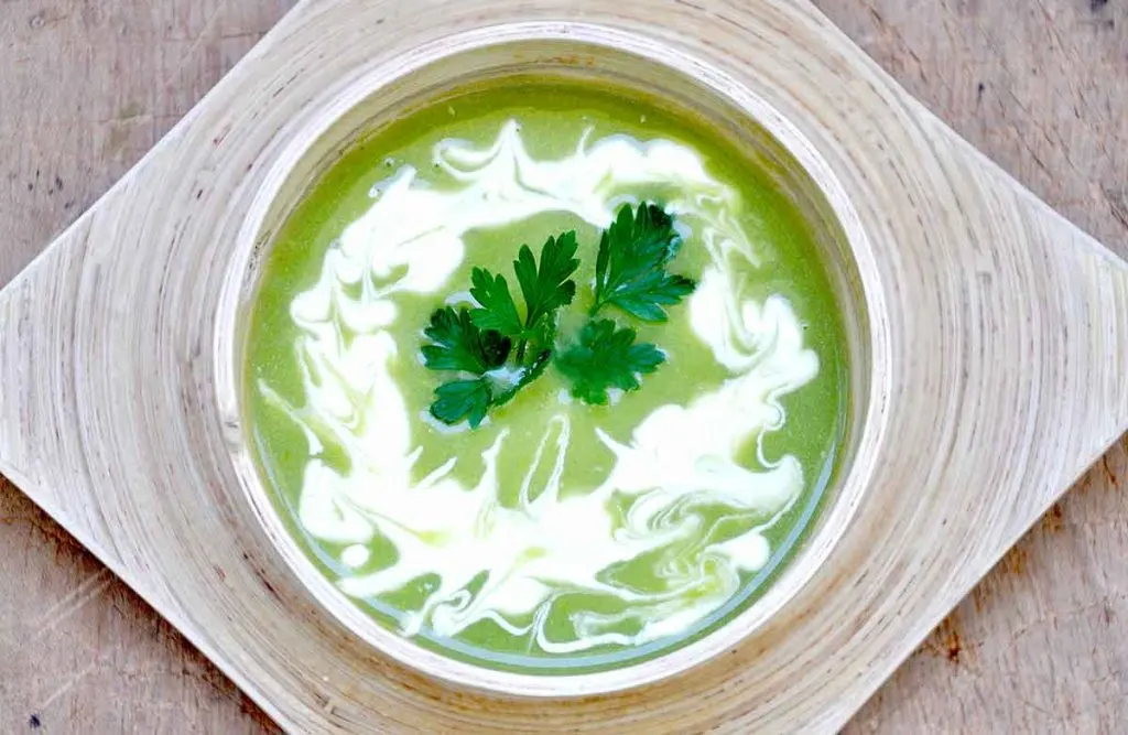 best creamy green pea soup supa crema de mazare verde