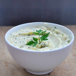 Cauliflower Dip Recipe with Pickles Crema de conopida cu castraveciori murati
