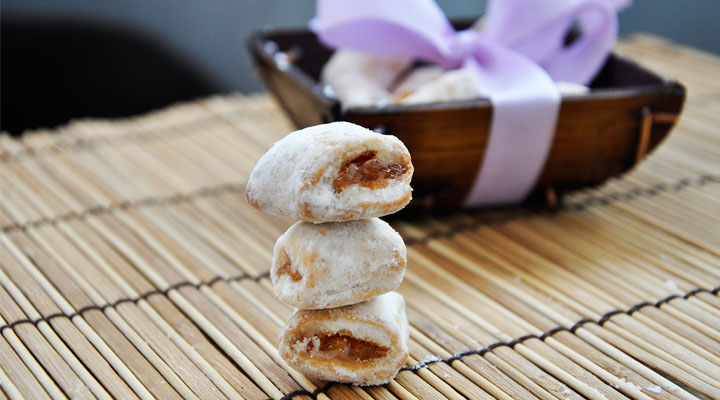 mini apple cinnamon rolls Dessert