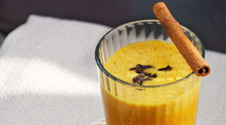 Super Antioxidant Pumpkin Smoothie with Cloves and Cinnamon | Smoothie antioxidant de dovleac cu scortisoara