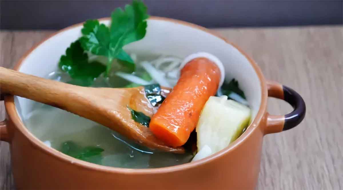 Clear Noodle Soup with Vegetables