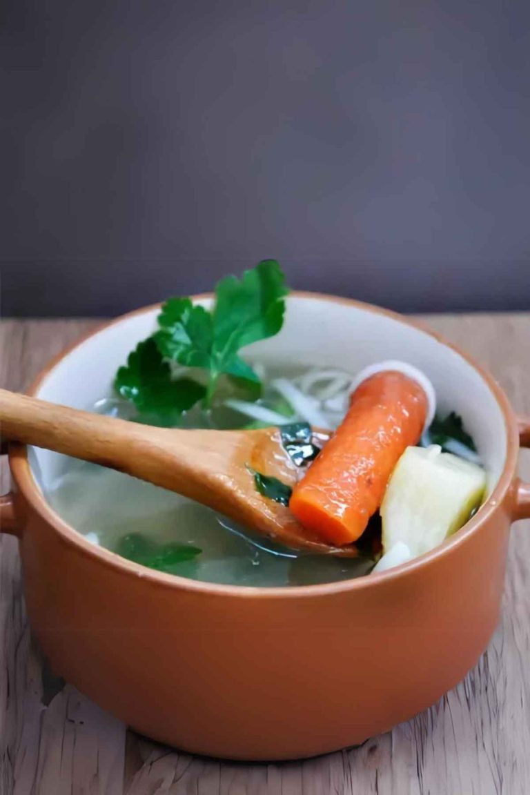 Clear Soup with Noodles