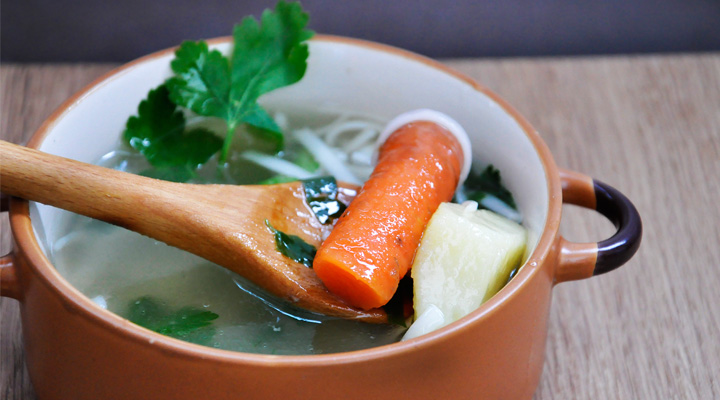 Clear Veggie Noodle Soup Gourmandelle.com | Supa de legume cu taitei