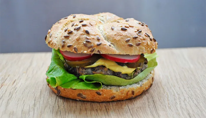 Vegetarian Azuki Beans Burger | Burger vegetarian cu fasole Azuki