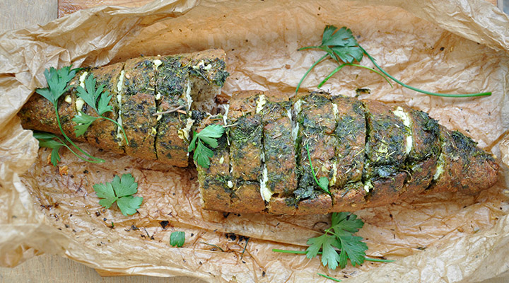 Painea padurarului umpluta cu branza telemea si verdeturi Hunters bread stuffed with cheese and herbs