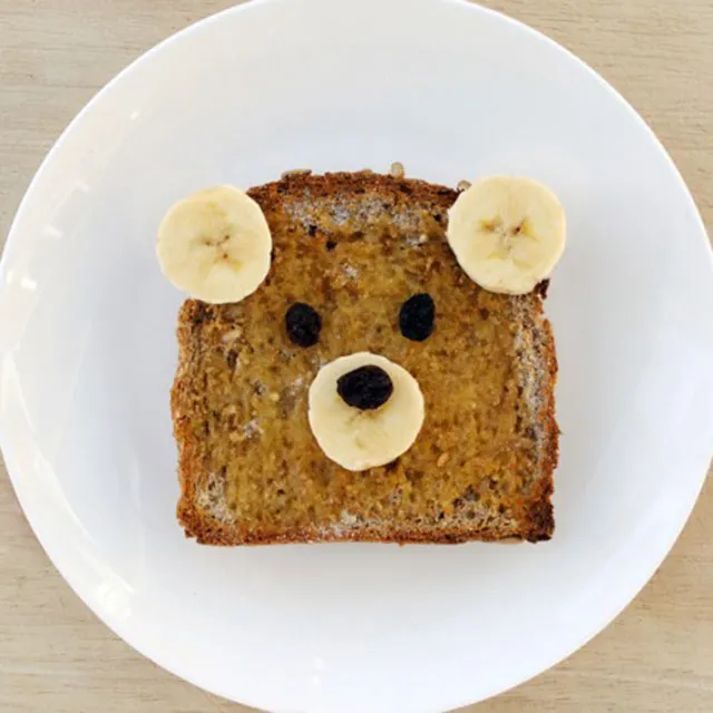  foods for kids bear peanut butter and banana sandwich