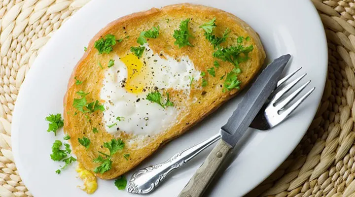 Healthy Egg Recipes for Breakfast - Fancy Egg in a Hole