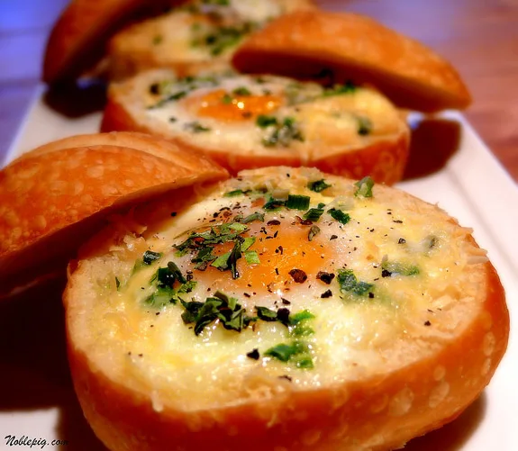 baked eggs in bread bowls