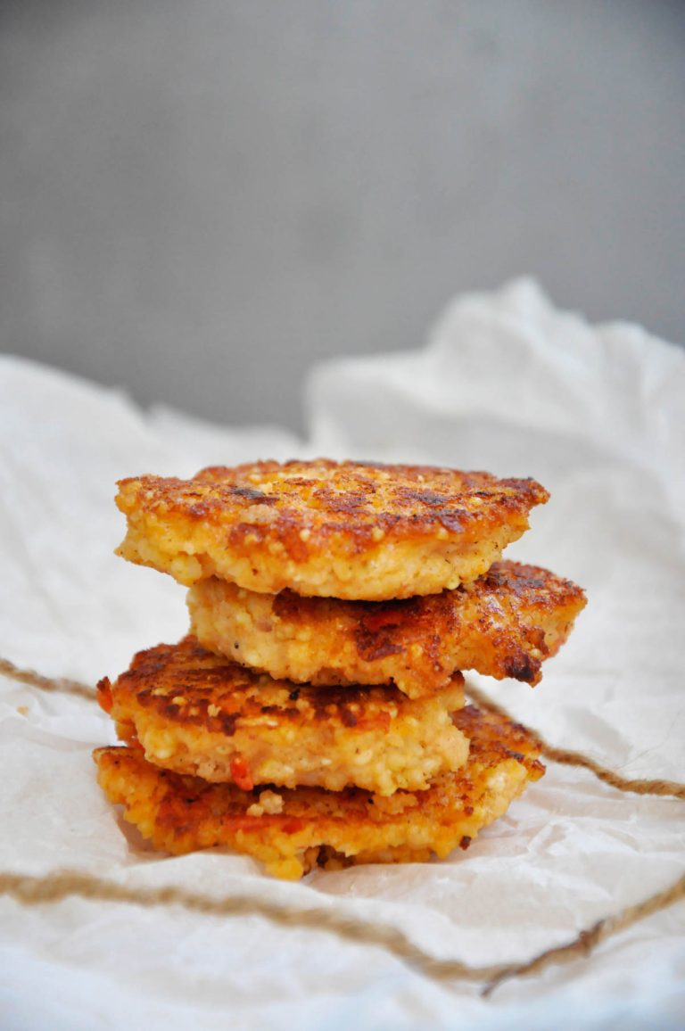 Chiftelute de mei cu branza feta si rosii Millet Cakes with Feta and Roasted Tomatoes Recipe