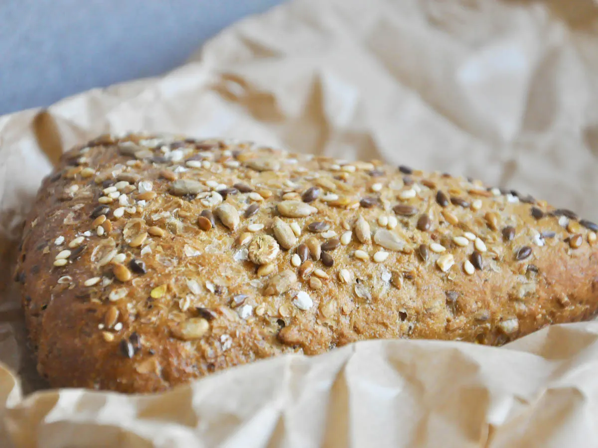 bread with seeds