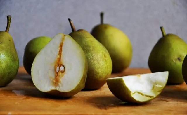 Green Sliced Pear
