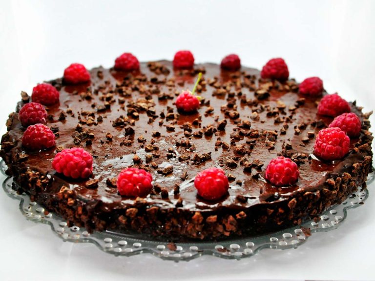 Raw Vegan Chocolate Raspberry Cake