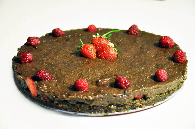 Raw Vegan Chocolate and Strawberry Cake Dessert