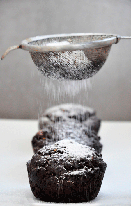 chocolate-muffin-sugar-dust-gif