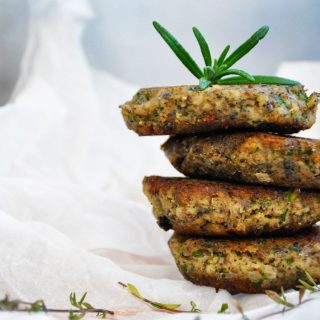 Chiftelute cu ciuperci si seminte de canepa Protein-Rich Mushroom Hemp Patties with Herbs easy