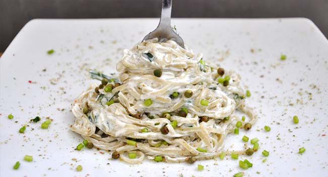 Cheesy Spaghetti with Dill and Green Peppercorns Sauce Vegetarian Valentine's Day Dinner Recipes