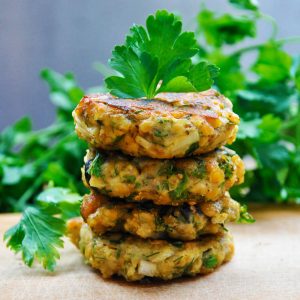 Chiftelute de vinete si linte cu masline si verdeturi Lentils and Eggplant Patties with Olives and Herbs