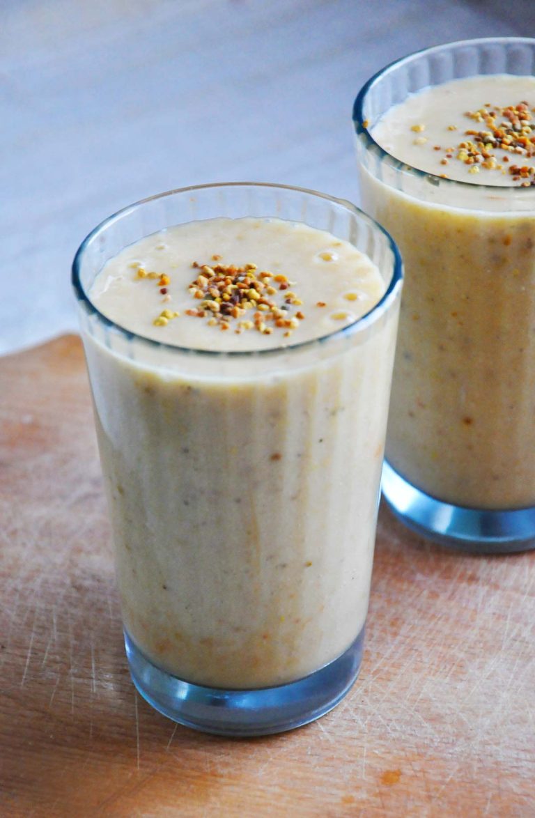 Banana and Apricot Smoothie Smoothie cu Banane si Caise raw vegan