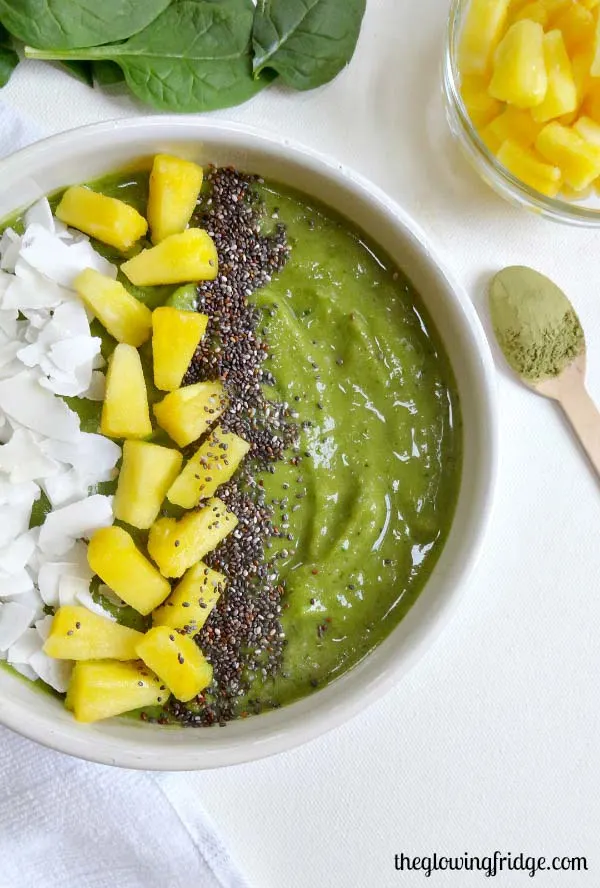 Energizing green smoothie bowl