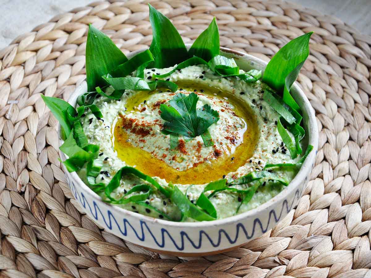 wild garlic hummus