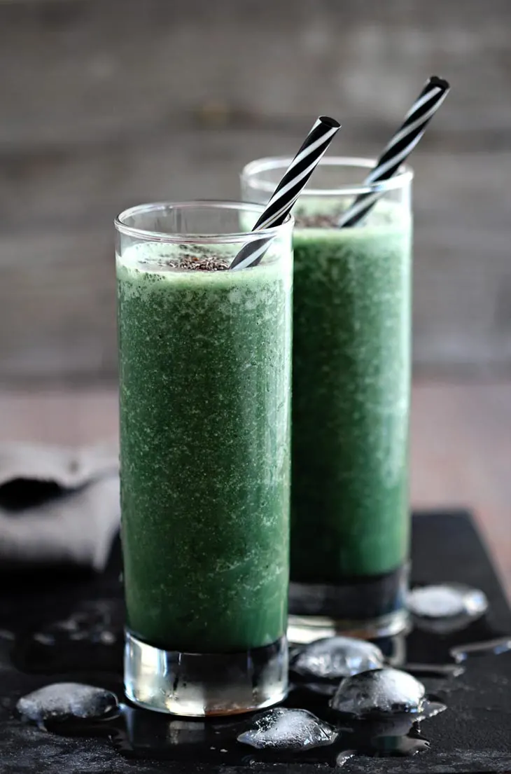 5 Natural Ways to Balance Your Hormones plus a Green Smoothie