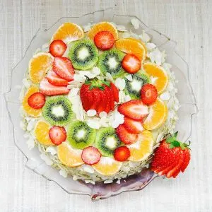 Gluten-Free Vanilla Cake with Fruits Banana-Cashew Cream Tort fara gluten de vanilie fructe crema caju recipe