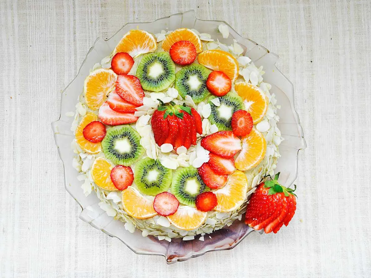 Gluten-Free Vanilla Cake with Fruits Banana-Cashew Cream