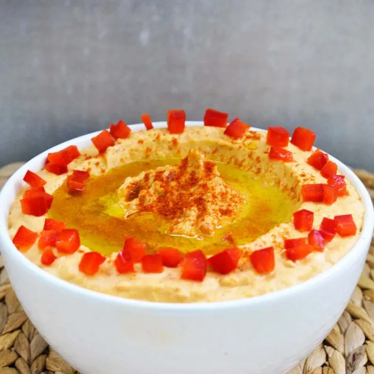 Roasted Red Bell Pepper Hummus Humus cu ardei gras copt