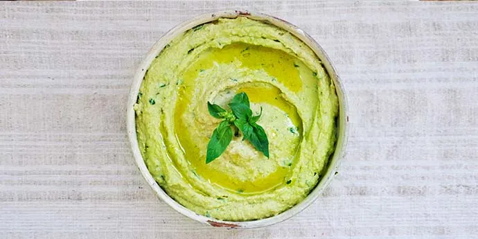 Basil Pesto Hummus Humus cu pesto de busuioc