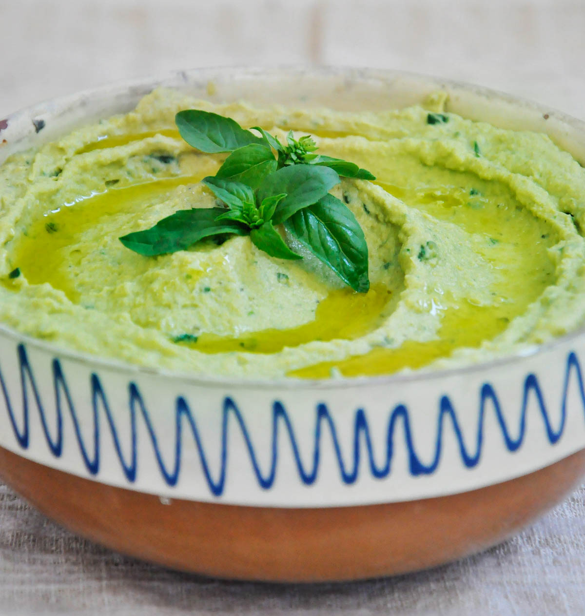 Basil Pesto Hummus vegan recipe