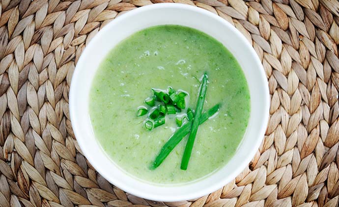 Supa crema de ceapa verde