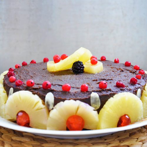 Gluten-Free Chocolate Cake with Berries and Pineapple tort fara gluten cu ciocolata