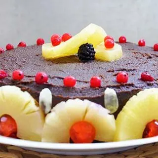 Gluten-Free Chocolate Cake with Berries and Pineapple tort fara gluten cu ciocolata