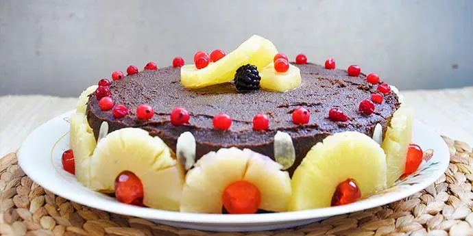 Gluten-Free Chocolate Cake with Berries and Pineapple tort fara gluten cu ciocolata