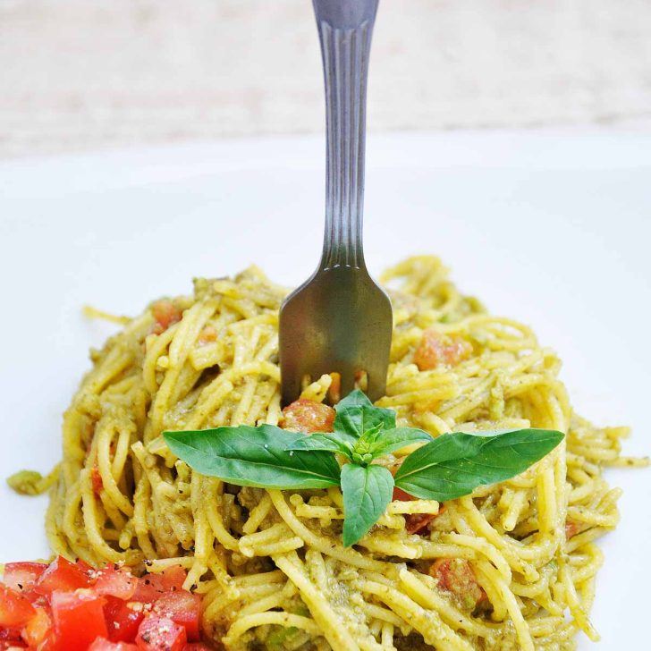 Gluten Free Creamy Guacamole Pasta Spacghete fara gluten cu guacamole si busuioc