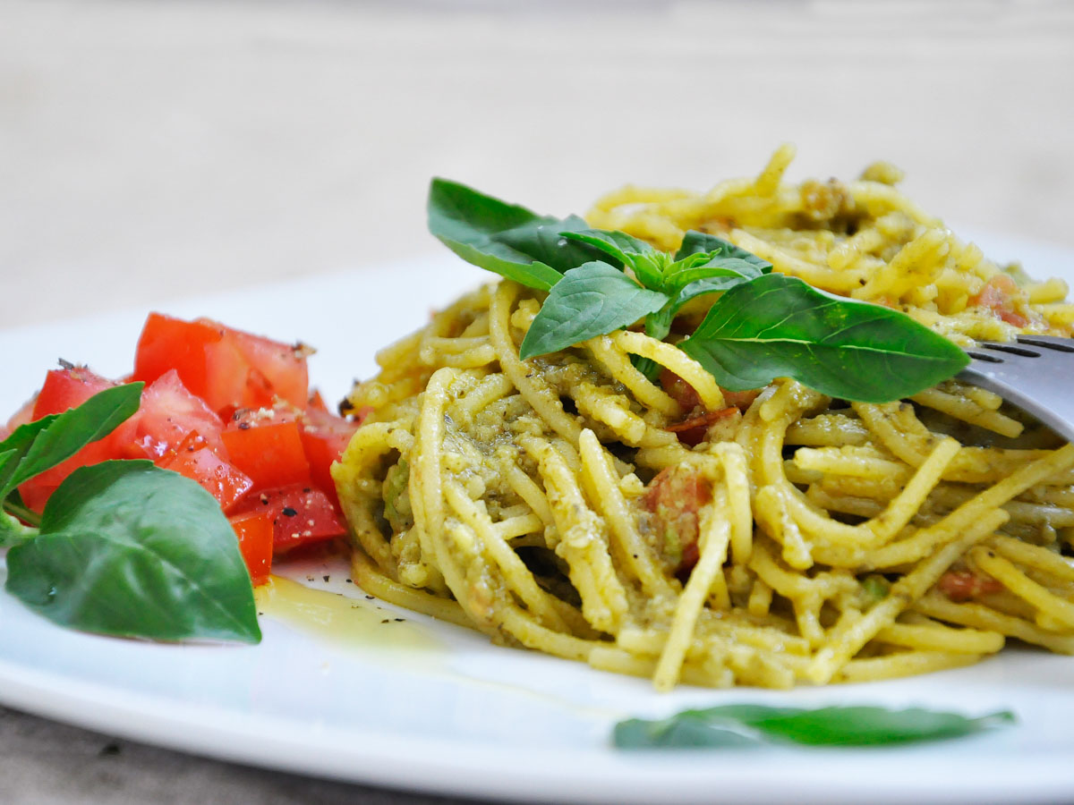 Gluten Free Creamy Avocado Pasta 