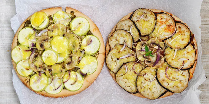 Gluten-Free Vegan Pizza fara gluten pesto vinete dovlecei