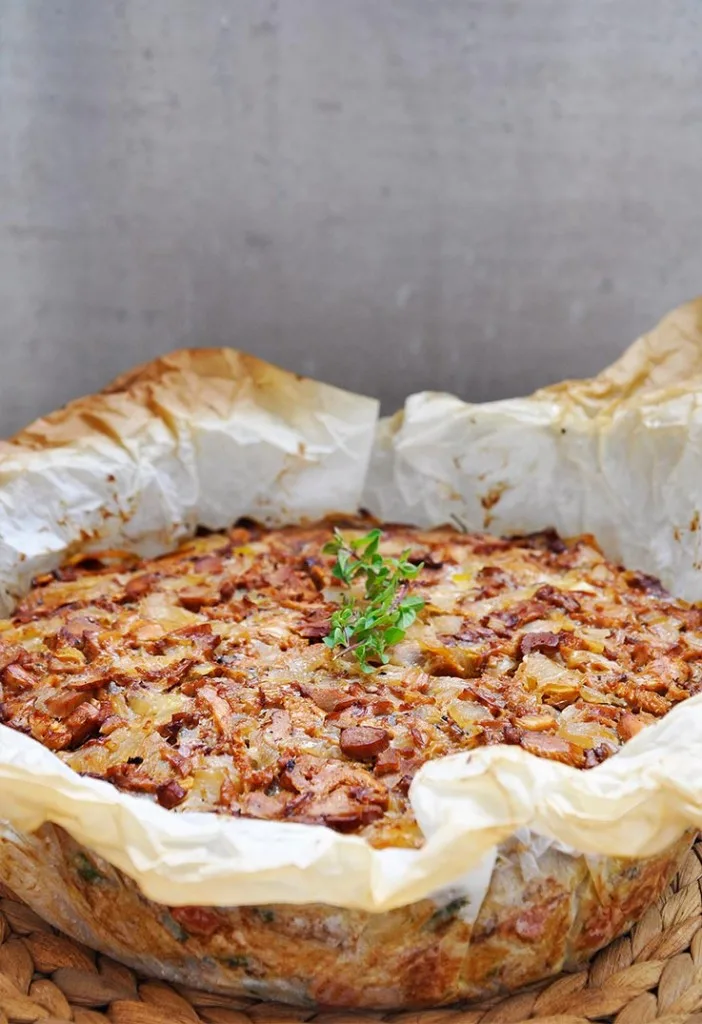 Chanterelle Mushroom Pasta Tart Tarta de spaghete cu galbiori reteta